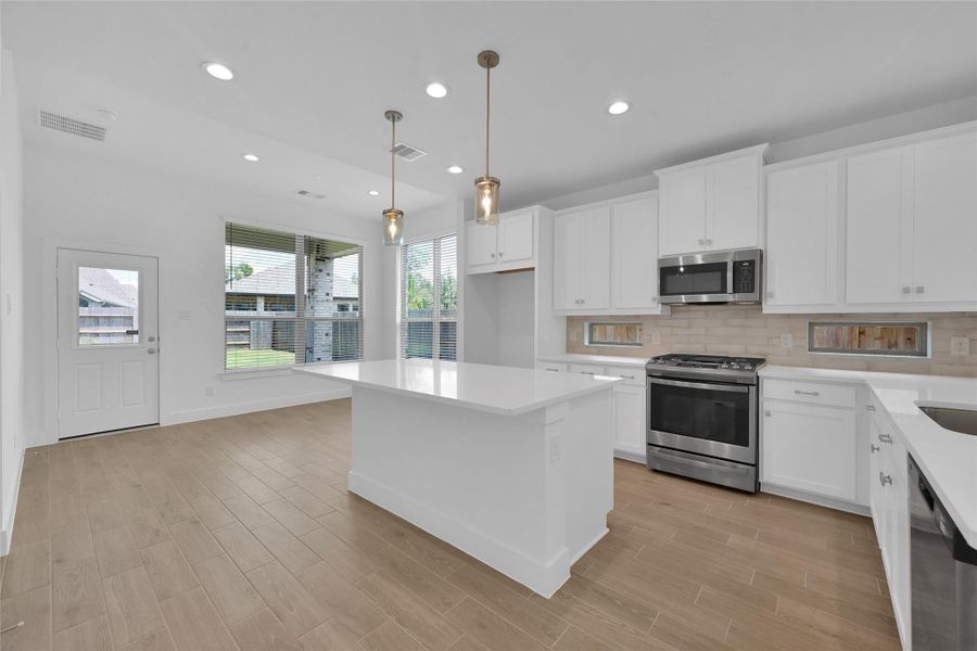 Furnished interior view inside a new home in Evergreen, Conroe (Image 6). Furnished interior view inside a new home in Evergreen, Conroe (Image 6).