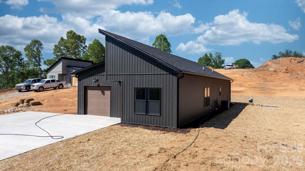 Image 33 of a home in .