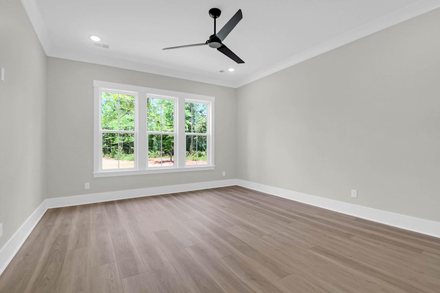 Spacious, unfurnished interior of a new home in , Summerville (Image 22).