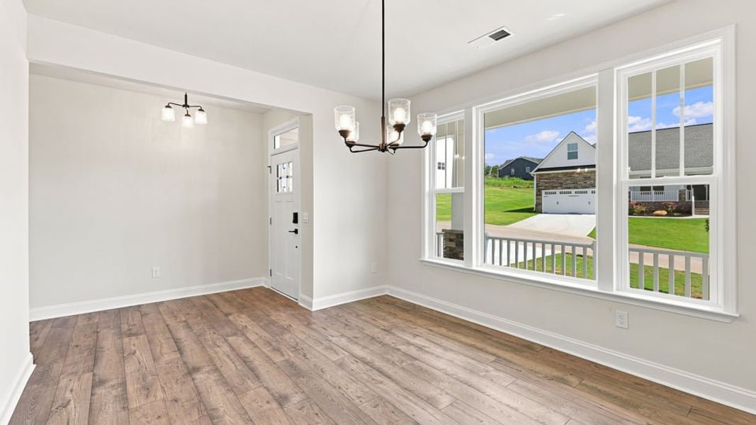 Spacious, unfurnished interior of a new home in Shadowood, Seneca (Image 17).