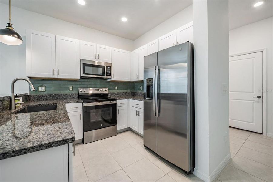 Furnished interior view inside a new home in , Land O' Lakes (Image 8).
