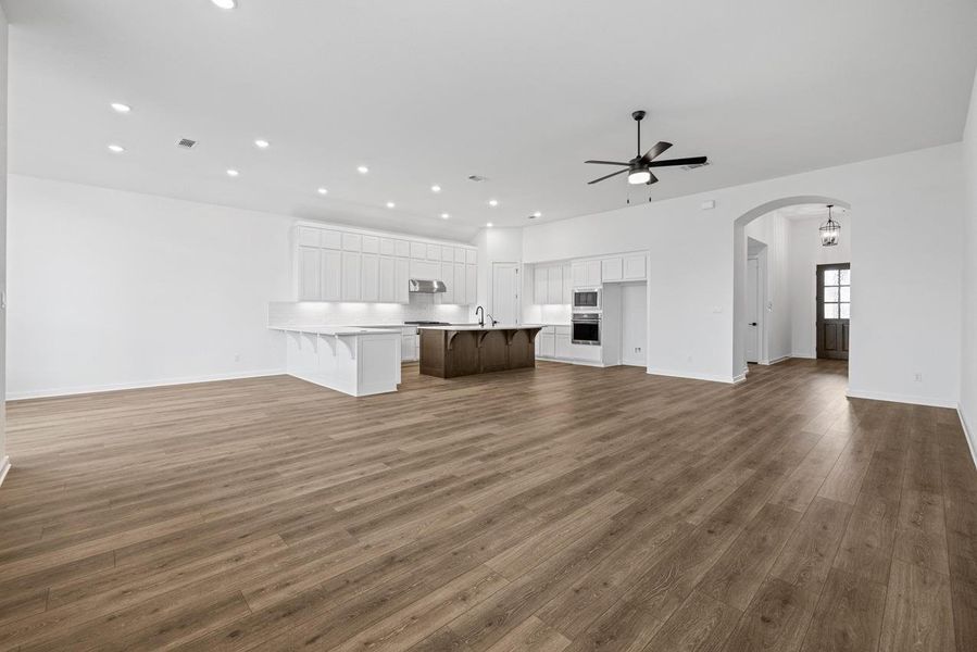 Image 20 of a home in Broken Oak. Image 20 of a home in Broken Oak.