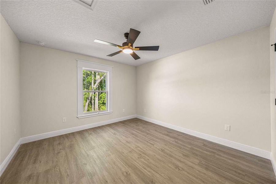 Spacious, unfurnished interior of a new home in , Ocala (Image 24).