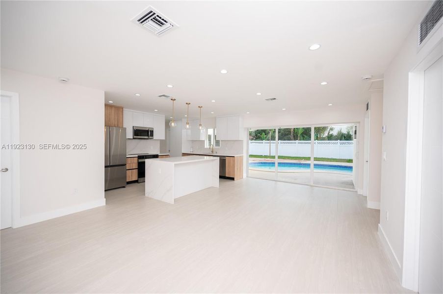 Spacious, unfurnished interior of a new home in , Miramar (Image 40).