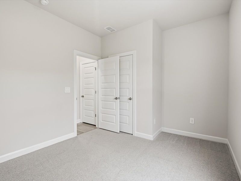 Spacious, unfurnished interior of a new home in Creek Ridge - Heritage Collection, Spartanburg (Image 17). Spacious, unfurnished interior of a new home in Creek Ridge - Heritage Collection, Spartanburg (Image 17).