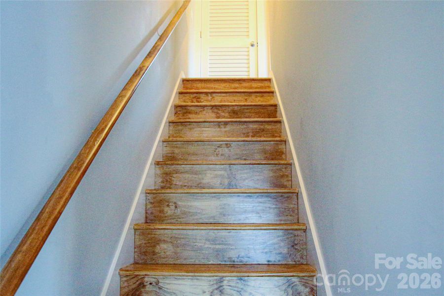 Image 44 of a home in .