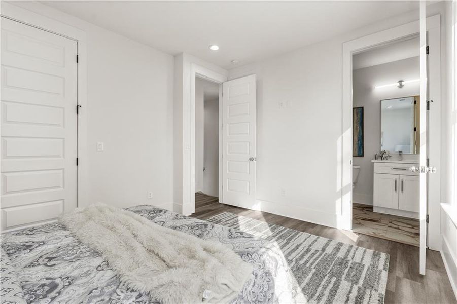 Spacious, unfurnished interior of a new home in , Atlanta (Image 25).