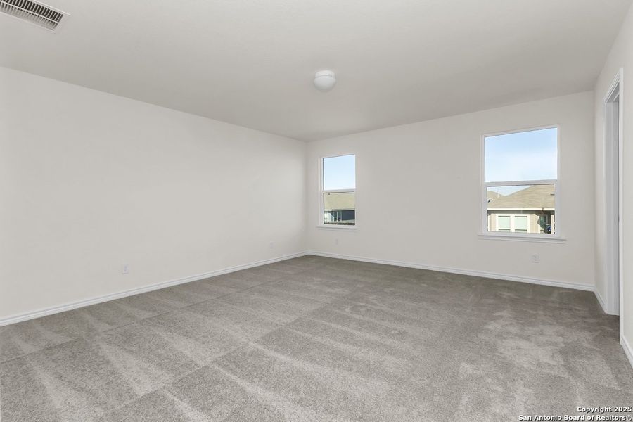 Spacious, unfurnished interior of a new home in Knox Ridge, Converse (Image 15).
