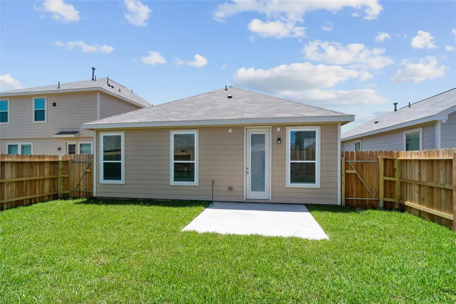 Front exterior of a new home in Bauer Meadows, Hockley, TX, highlighting curb appeal (Image 1). Front exterior of a new home in Bauer Meadows, Hockley, TX, highlighting curb appeal (Image 1).