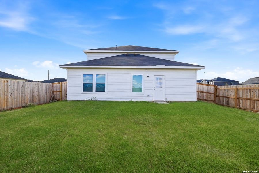 Exterior details and patio area of a home in , Seguin (Image 21).