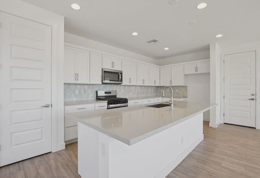 Kitchen - 6 of 24 Kitchen - 6 of 24