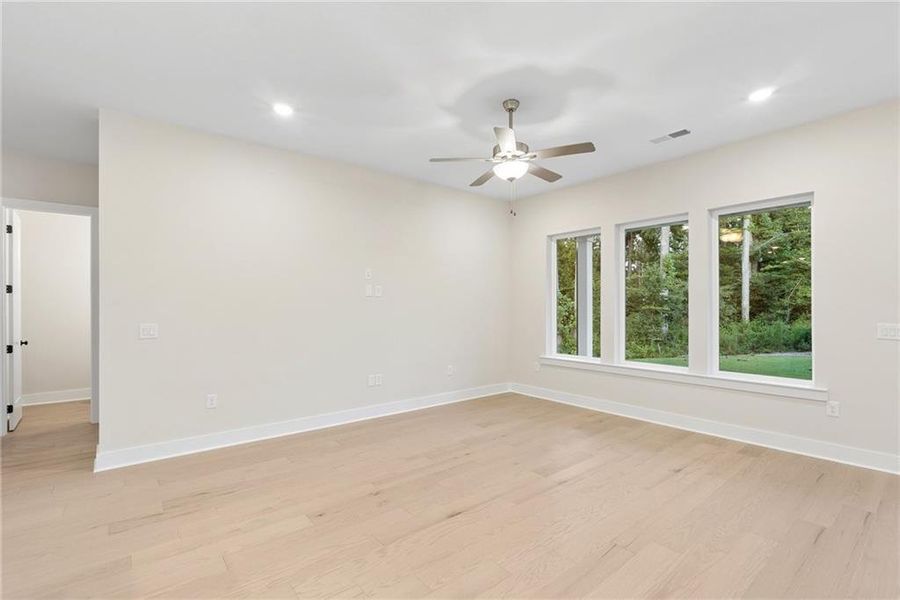 Spacious, unfurnished interior of a new home in Settingdown Farms, Cumming (Image 17).