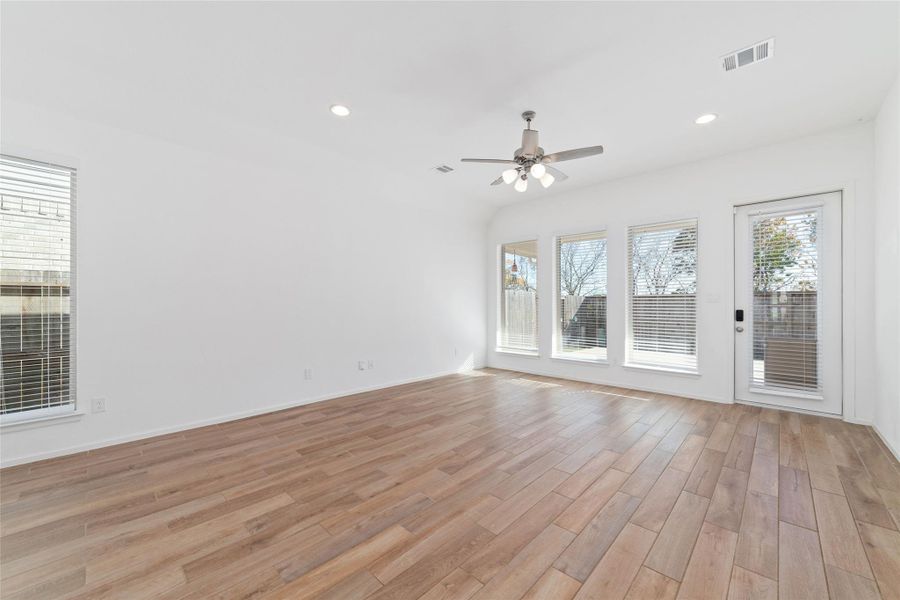 Spacious, unfurnished interior of a new home in , Fulshear (Image 21).