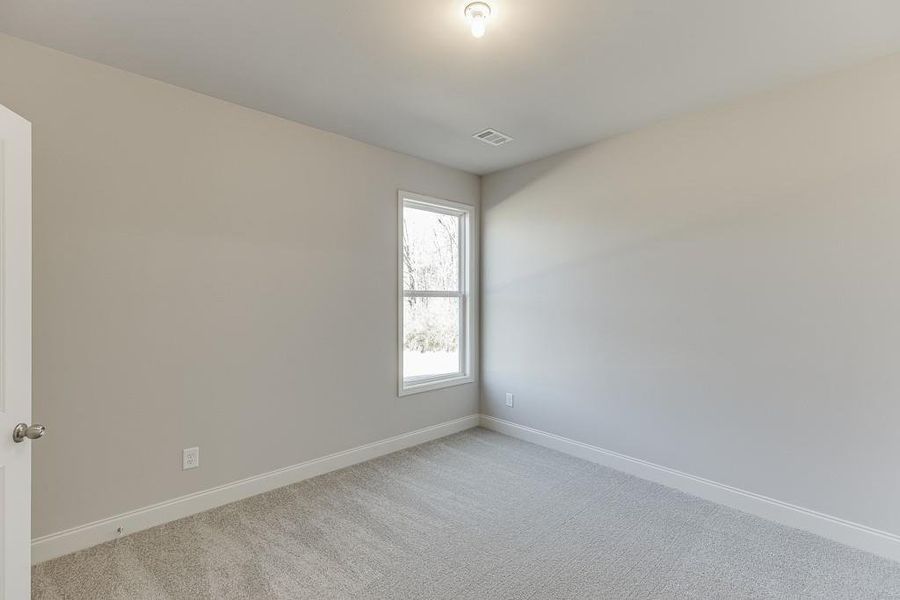 Spacious, unfurnished interior of a new home in , Gainesville (Image 19).