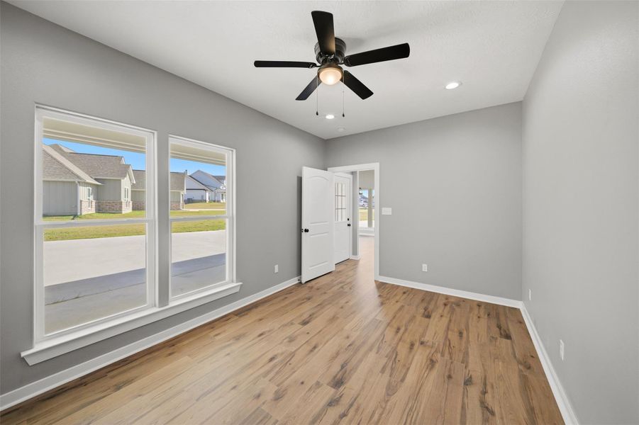 Spacious, unfurnished interior of a new home in , Franklin (Image 11).