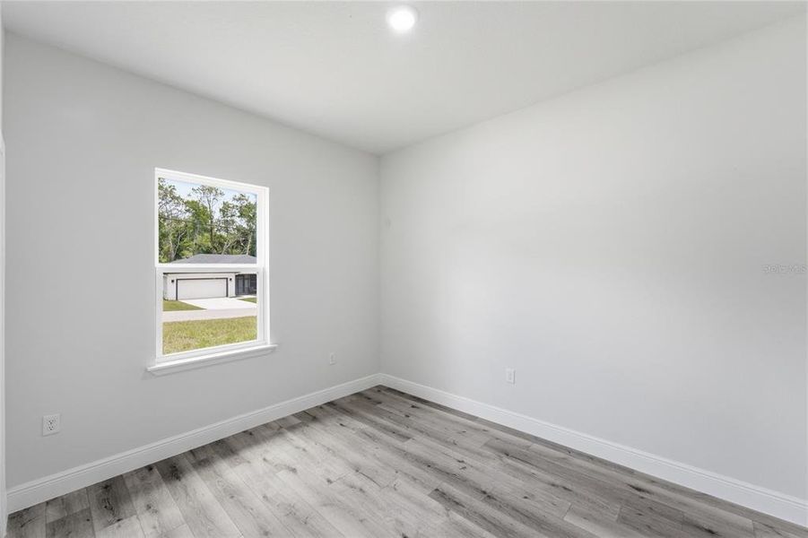 Spacious, unfurnished interior of a new home in , Dunnellon (Image 13).
