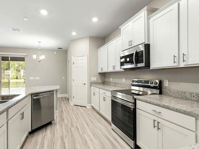 Move-in ready 4-bedroom home for sale in Auburndale, FL!