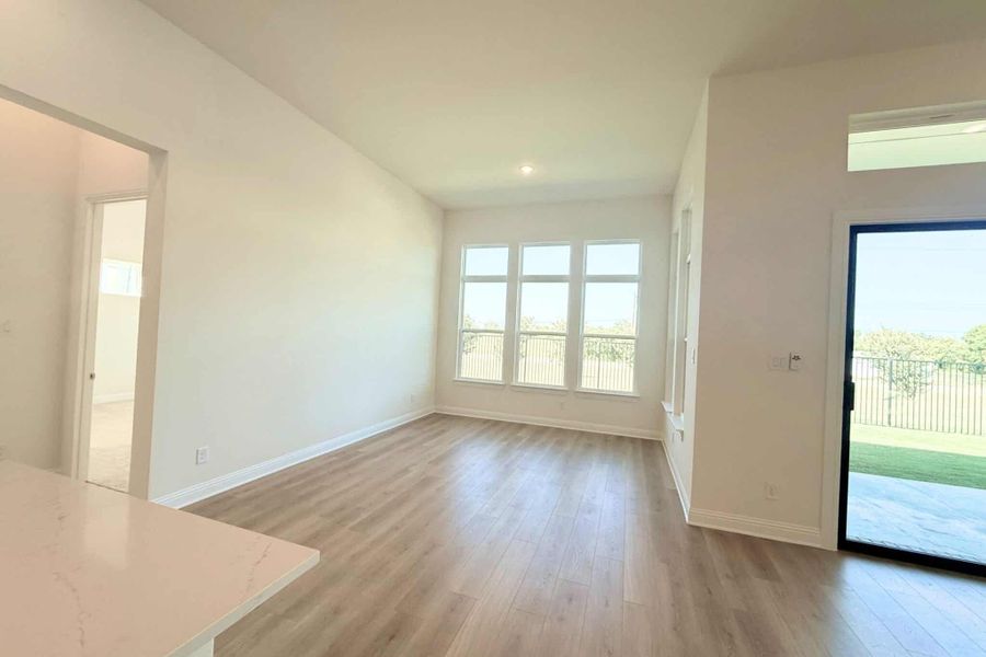 Spacious, unfurnished interior of a new home in Polo Ridge, Mesquite (Image 11).