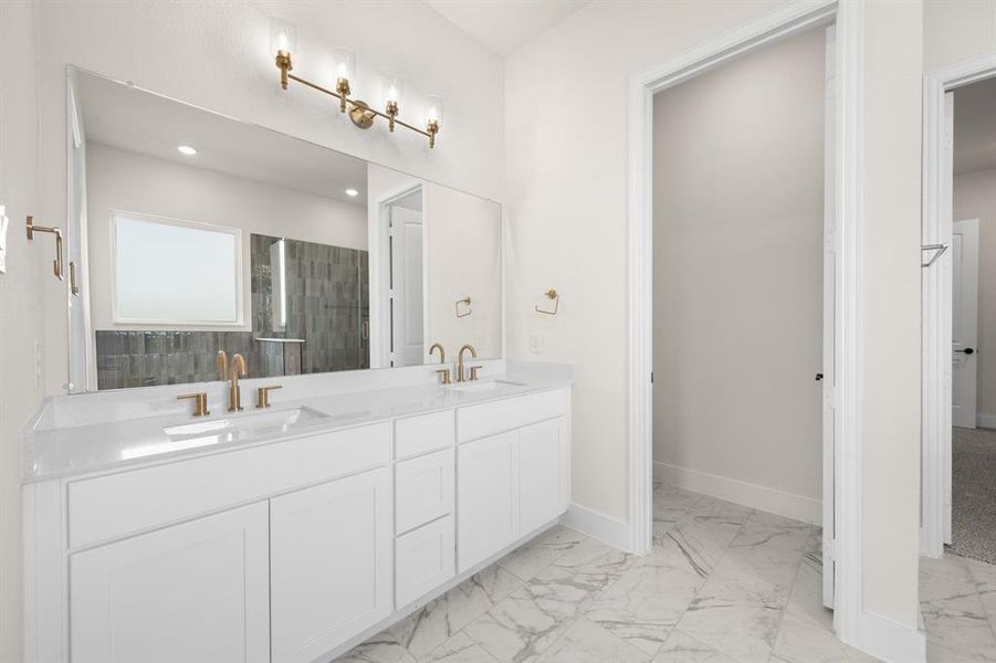 117 Aiden- Primary SUite-8968 117 Aiden- Primary SUite-8968