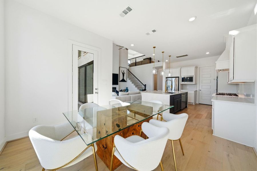 Furnished interior view inside a new home in Sienna, Missouri City (Image 33).