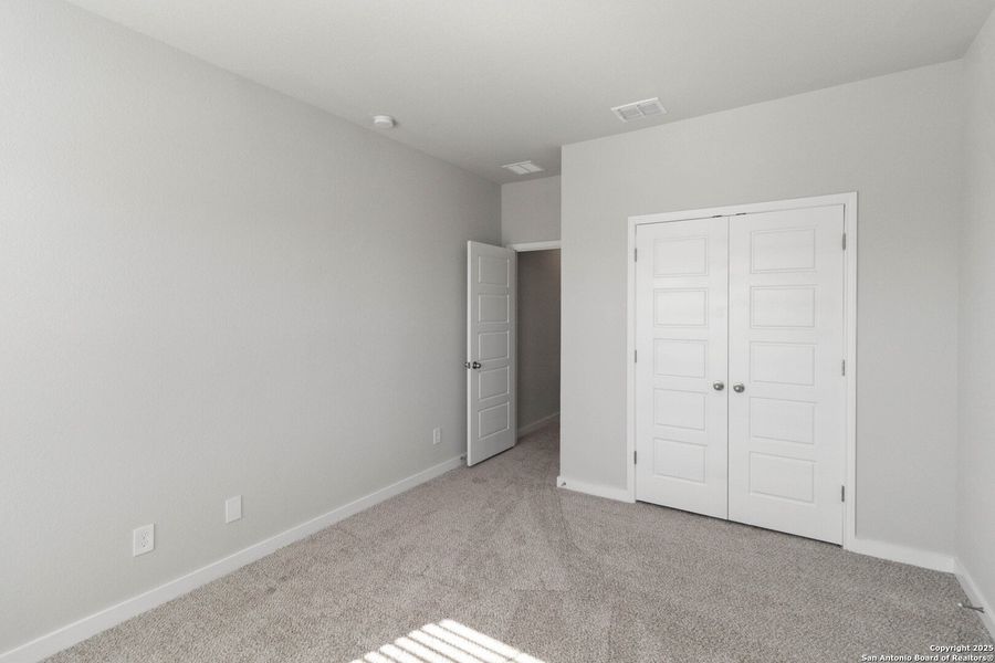 Spacious, unfurnished interior of a new home in Emma Park, Buda (Image 19). Spacious, unfurnished interior of a new home in Emma Park, Buda (Image 19).