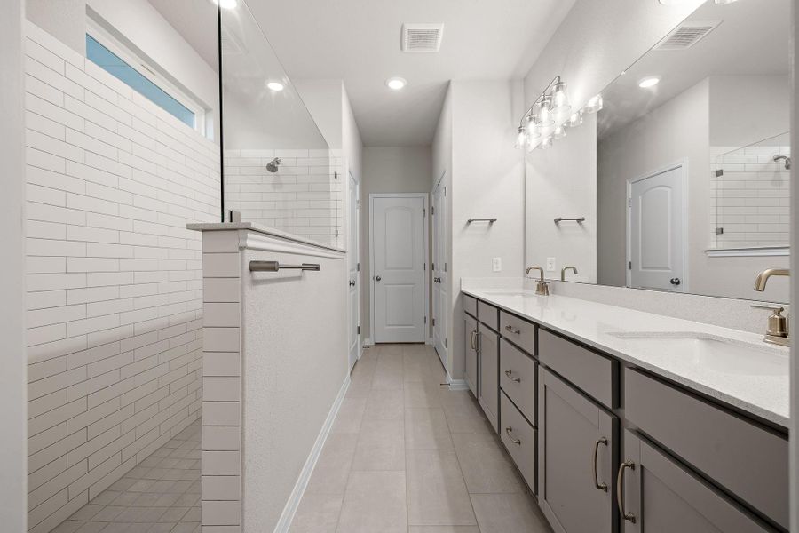 Furnished interior view inside a new home in Rolling Glen, Hutto (Image 17).