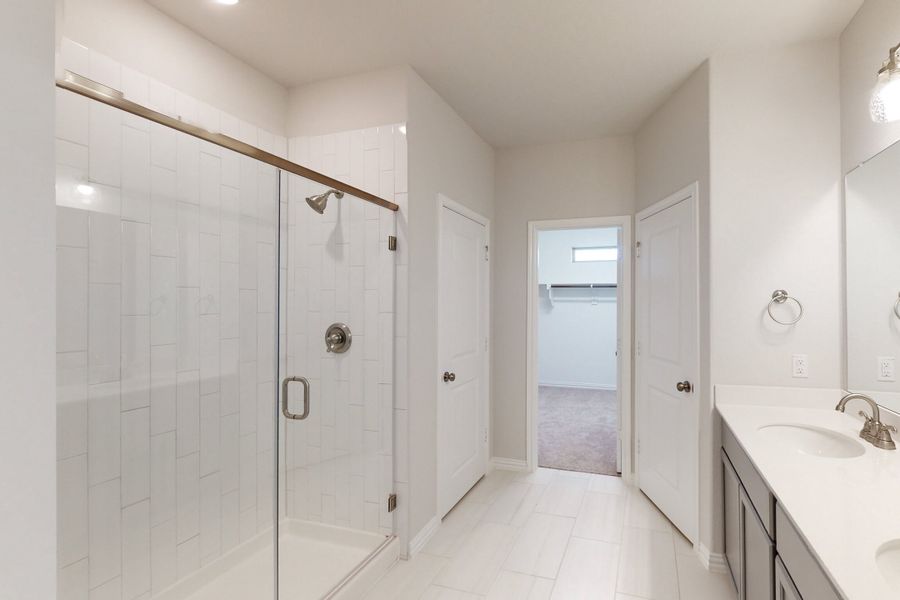 Owner's Bathroom Owner's Bathroom
