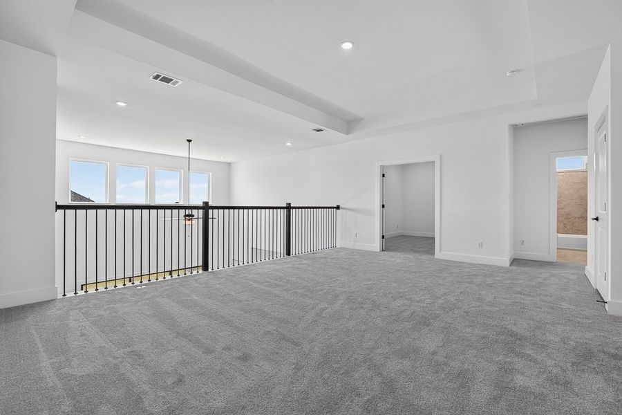 Spacious, unfurnished interior of a new home in Santa Rita Ranch, Liberty Hill (Image 35).