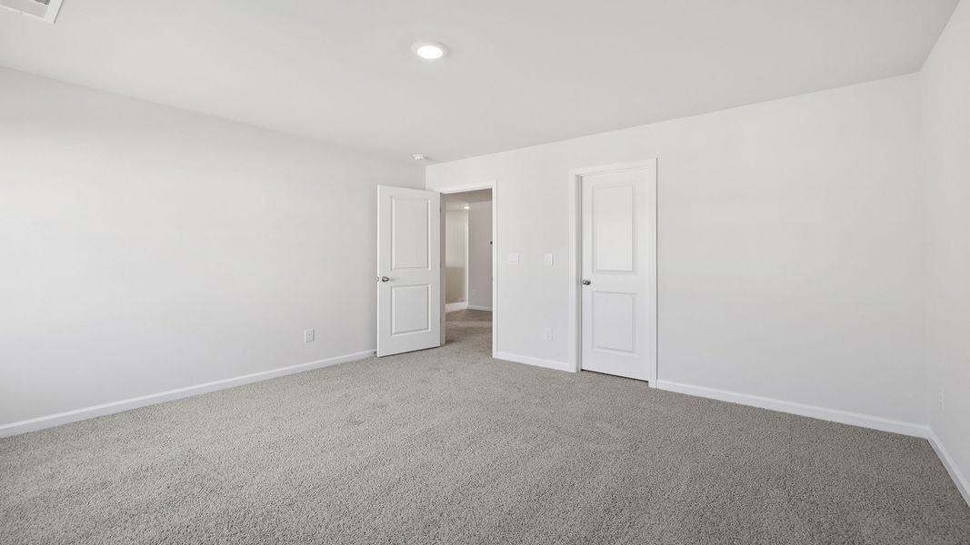 Spacious, unfurnished interior of a new home in Spring Ridge, Anderson (Image 27).