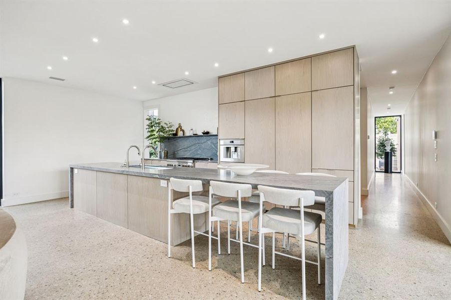 Furnished interior view inside a new home in , Dallas (Image 28). Furnished interior view inside a new home in , Dallas (Image 28).