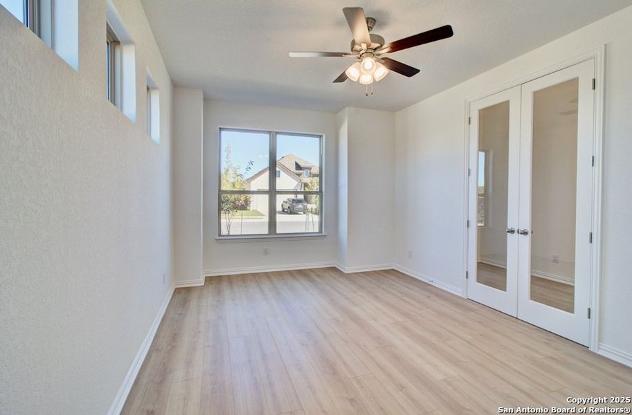 Spacious, unfurnished interior of a new home in Meyer Ranch – Premier, New Braunfels (Image 22).