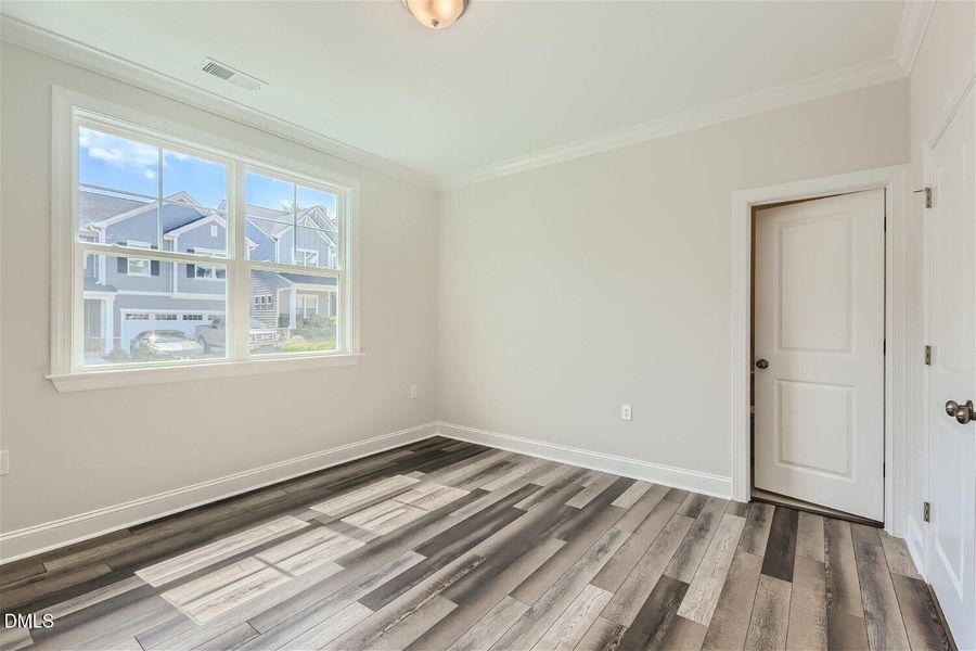 SUN_DevonSquare_Pic_Waterbury_Bed1_1of3