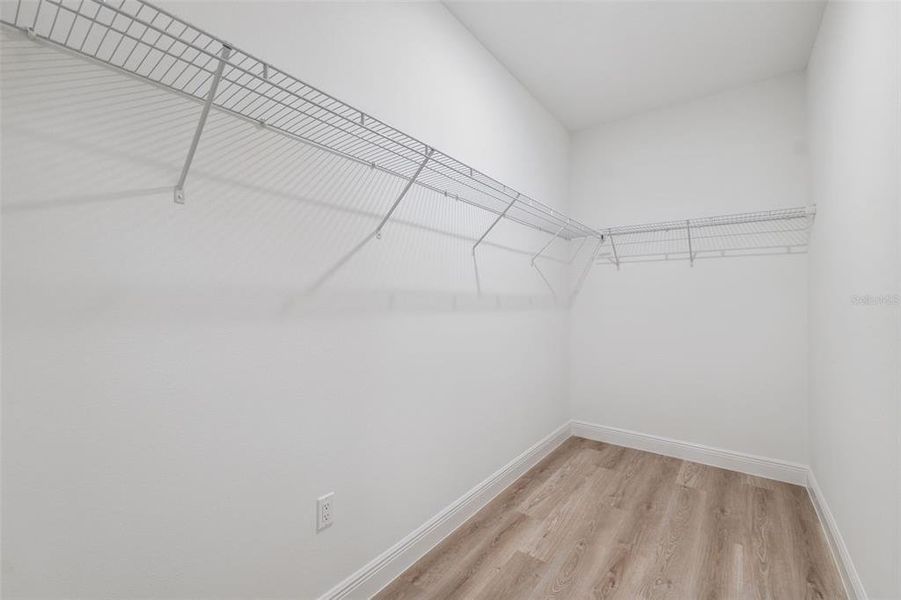 Spacious, unfurnished interior of a new home in , Ocala (Image 37).