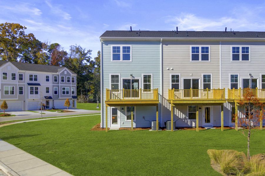 Exterior details and patio area of a home in Rhetts Cove, Johns Island (Image 3).
