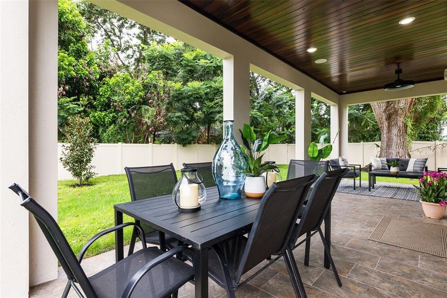 Exterior details and patio area of a home in , Orlando (Image 37).