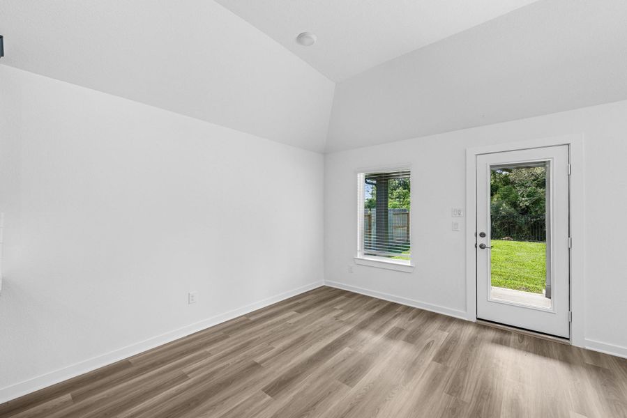 Spacious, unfurnished interior of a new home in Summerview, Fulshear (Image 20). Spacious, unfurnished interior of a new home in Summerview, Fulshear (Image 20).