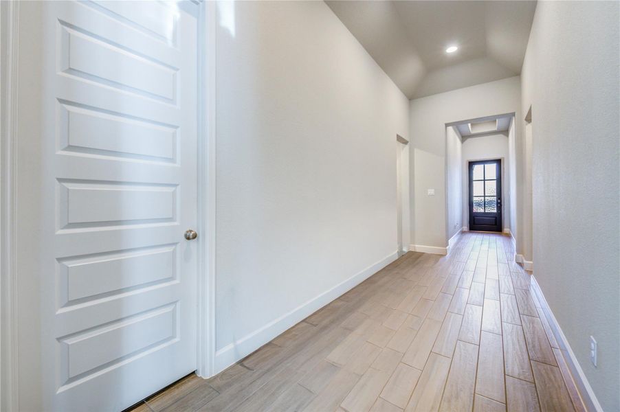 Spacious, unfurnished interior of a new home in , Katy (Image 24).