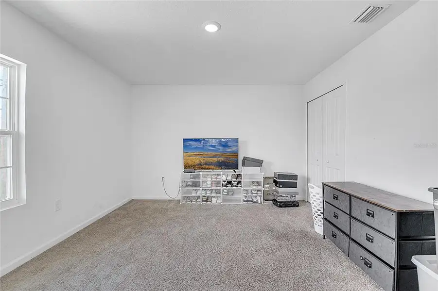 Image 15 of a home in .