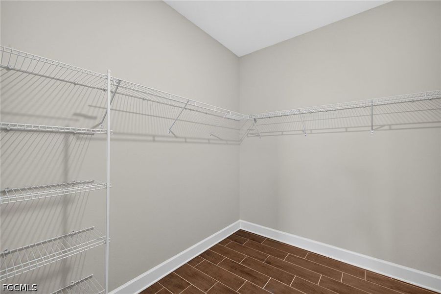 Spacious, unfurnished interior of a new home in Cape Coral, Cape Coral (Image 16).