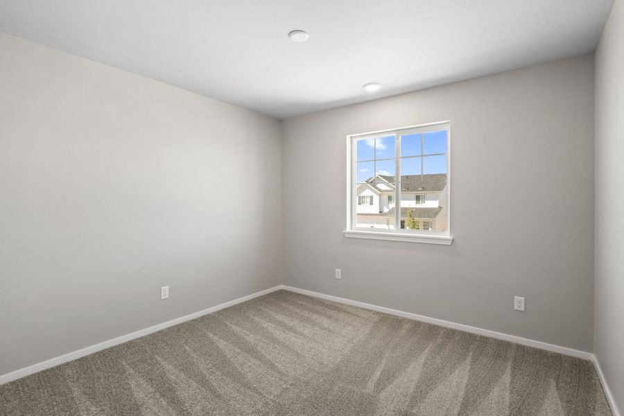Spacious, unfurnished interior of a new home in Wolf Creek Run West, Strasburg (Image 14).