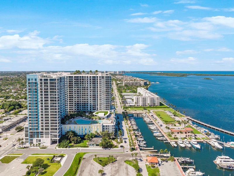 Condo located in West Palm Beach, FL showcasing its design and architecture (Image 23). Condo located in West Palm Beach, FL showcasing its design and architecture (Image 23).