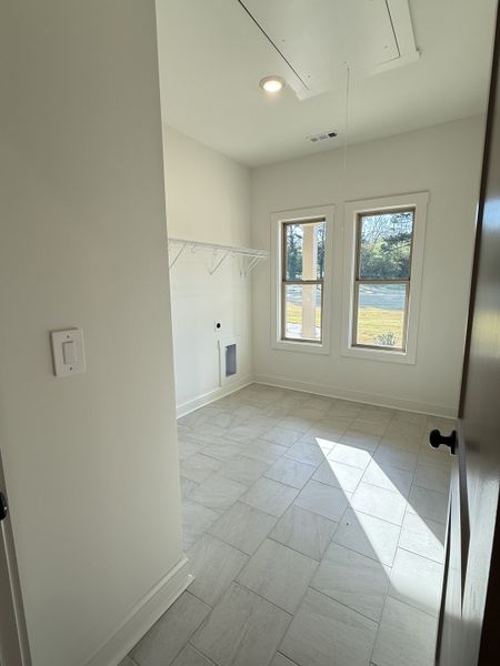 Spacious, unfurnished interior of a new home in The Reserve at Reidsboro, Williamson (Image 28).