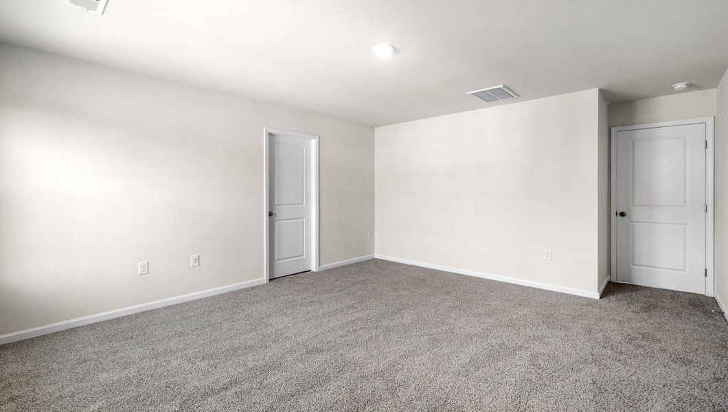 Spacious, unfurnished interior of a new home in Baxter Village, Boiling Springs (Image 24).