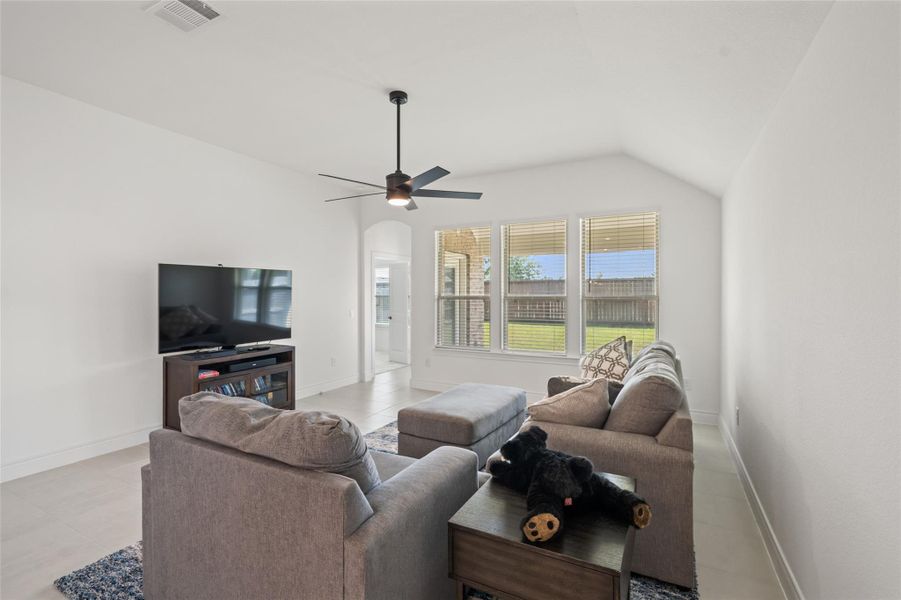 Furnished interior view inside a new home in Mavera, Conroe (Image 19).
