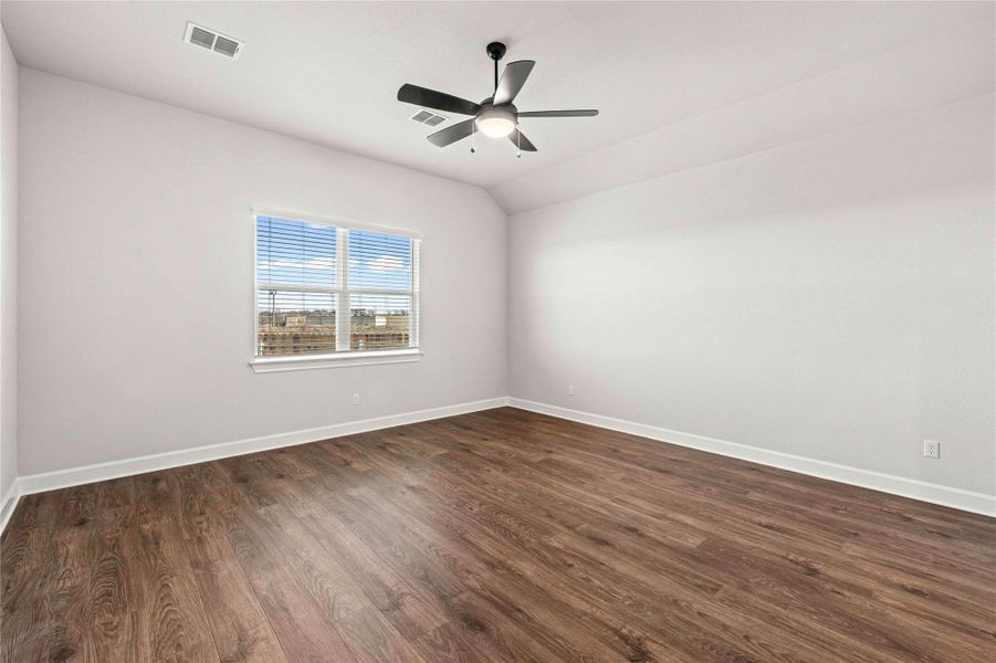 Spacious, unfurnished interior of a new home in Colson Ranch, Jarrell (Image 6).