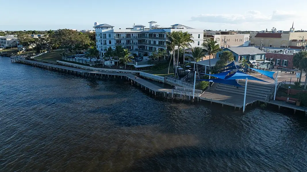 Condo located in Port St. Lucie, FL showcasing its design and architecture (Image 3).