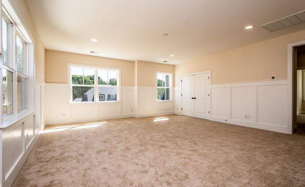 Representative unfurnished interior of a home built from the Augusta by Greybrook Homes in Shepherds Trace, Clover (Image 17).