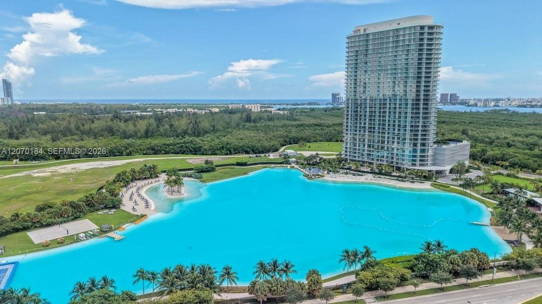 Condo located in Miami, FL showcasing its design and architecture (Image 4).