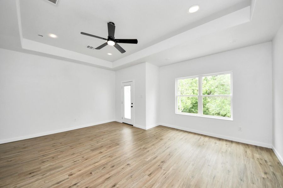 Spacious, unfurnished interior of a new home in , Houston (Image 19).