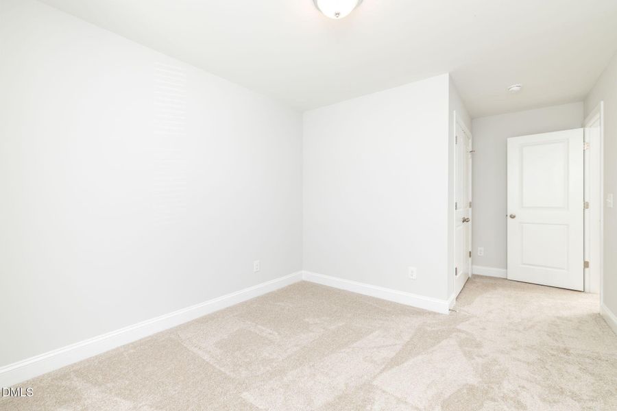 28-web-or-mls-544-Barrington-Row-28